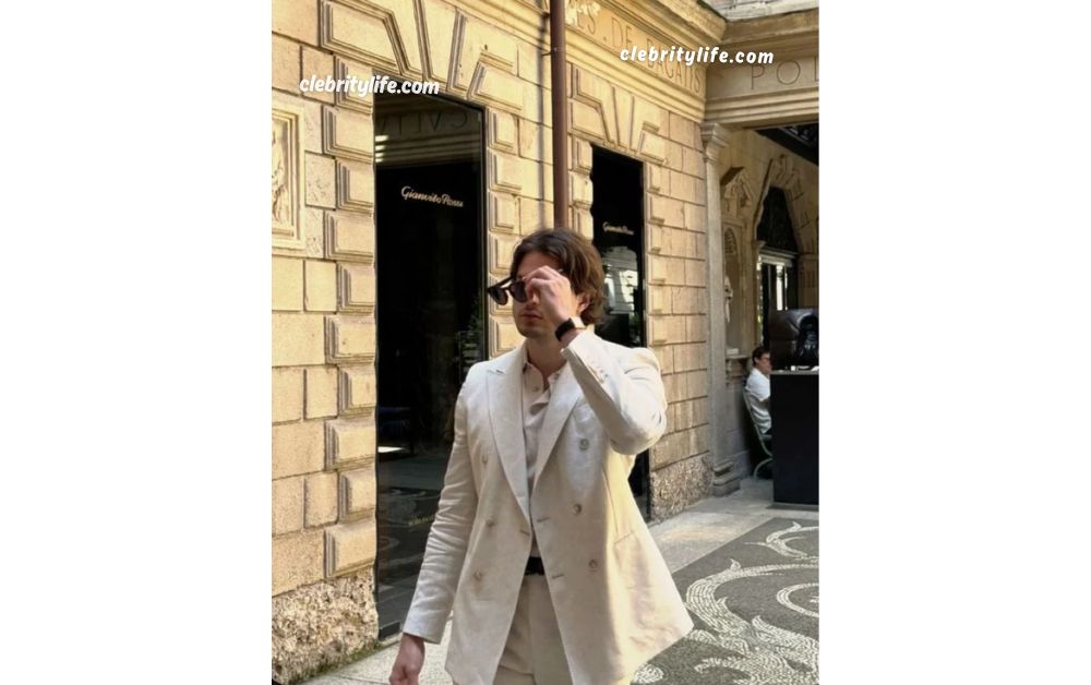 Old Money Casual Outfits: Timeless Elegance Meets Effortless Style 9 Old Money outfits accessories that Complete the Look