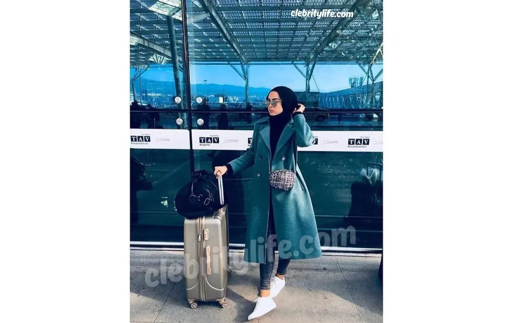 Travel-Friendly Hijabi Outfits look