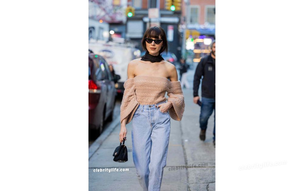 10 Top Off the Shoulder Top Outfit Ideas for Every Occasion 7 Lovely Styling Tips for Off the Shoulder Tops Look You'll love