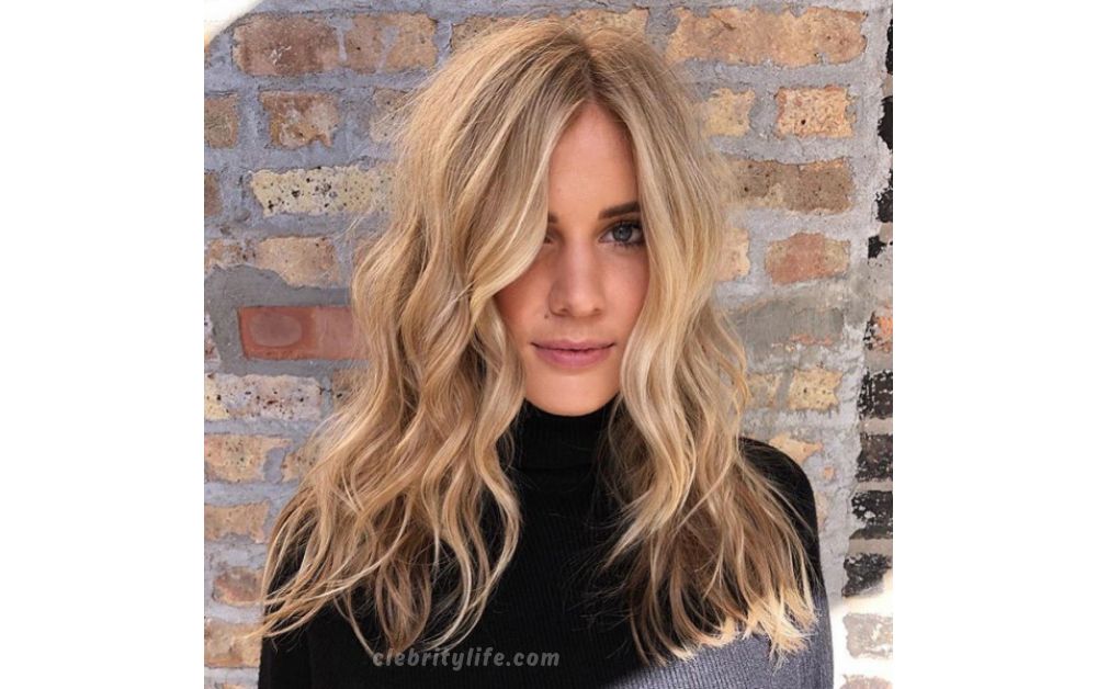 Lovely Warm Sandy Blonde hairstyle